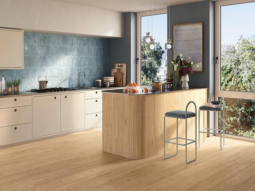 Fliese Essenza Naturale 20x120 Feinsteinzeug rektifiziert Eichenholzoptik Natur | IperCeramica