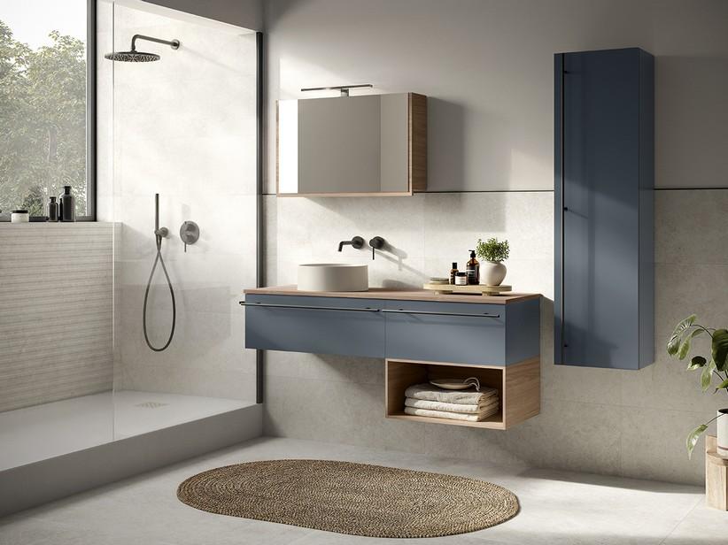 Badezimmermöbel LUMI L140 cm mit 2 Schubladen, Ausführung Nussbaum/Mattblau mit Platte in Nussbaumholzoptik | IperCeramica