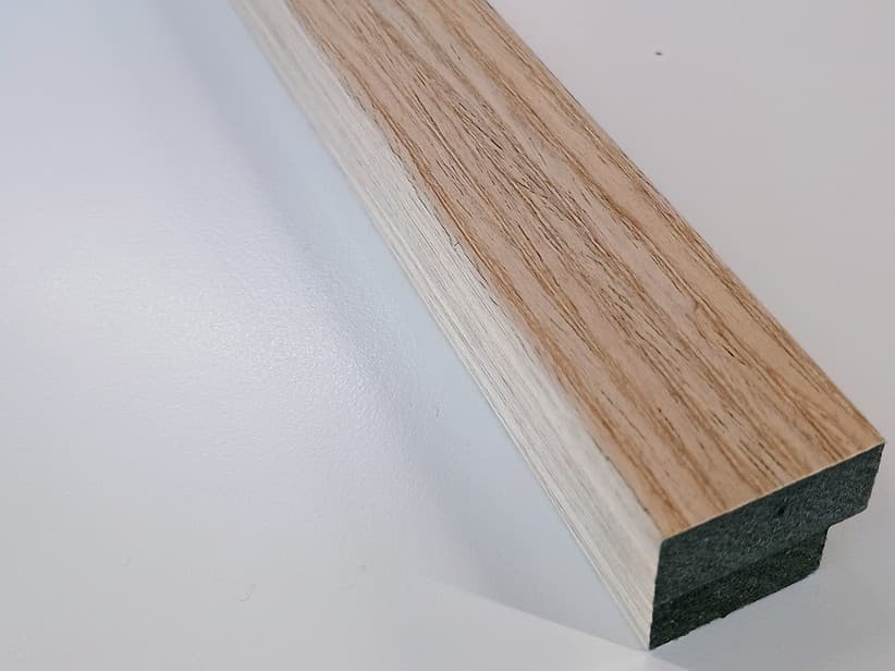Endstück für Dekorplatte Mikado Natural 27x2400 aus hellem Holz | IperCeramica