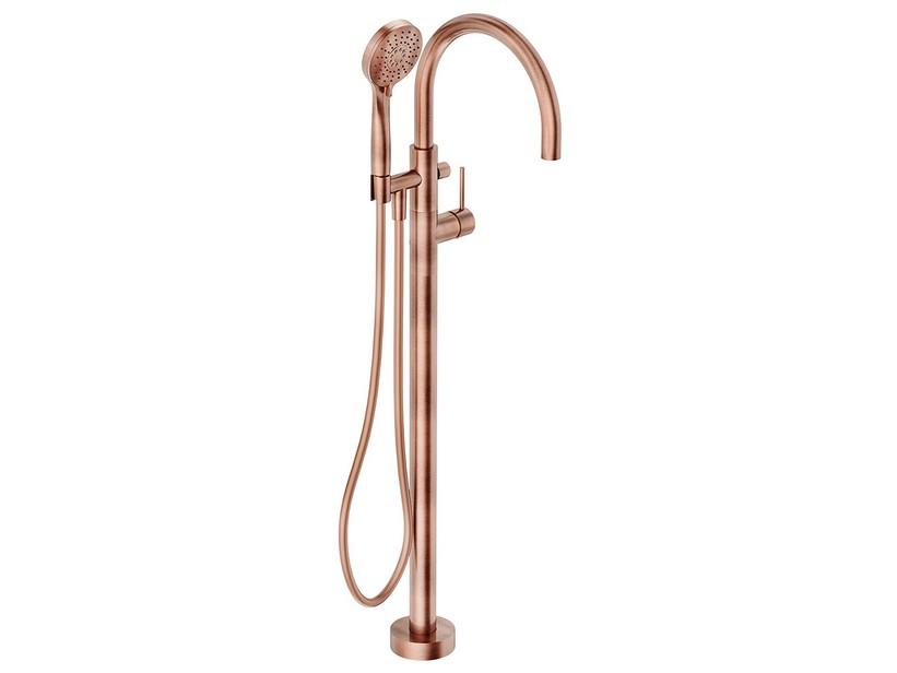 Einhebel-Badewannenarmatur Freestanding Bora mit Duschbrause-Halterung aus gebürstetem Kupfer | IperCeramica