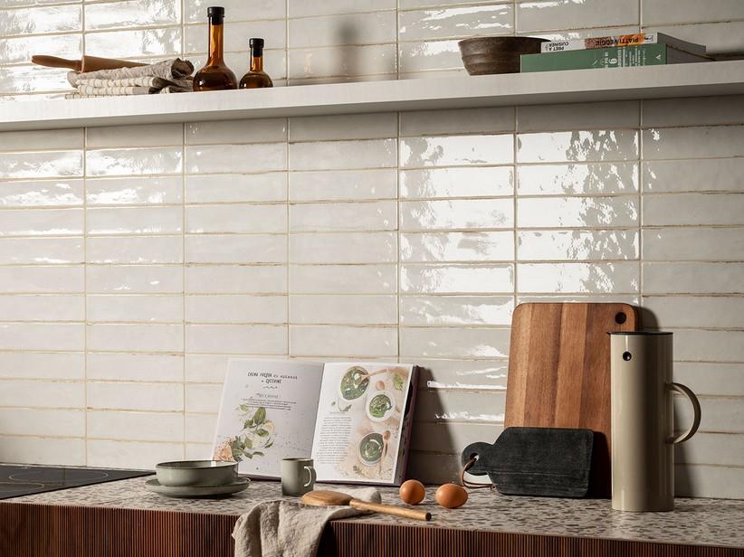 Fliese Raku 6x25 Feinsteinzeug weiß glänzend | IperCeramica