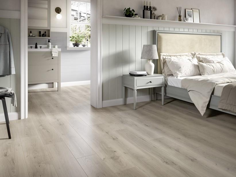 Wasserfester Laminatfußboden Rovere Pinot Grigio AC4 | IperCeramica