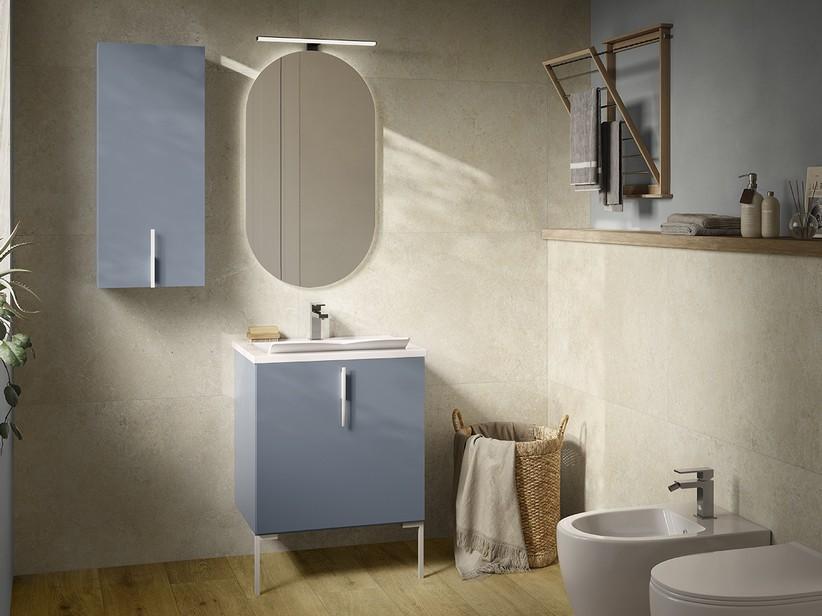 Meuble buanderie DESK 60 cm 1 porte droite bleu mat avec poignée et pieds blanc mat et lavabo ZENO | IperCeramica