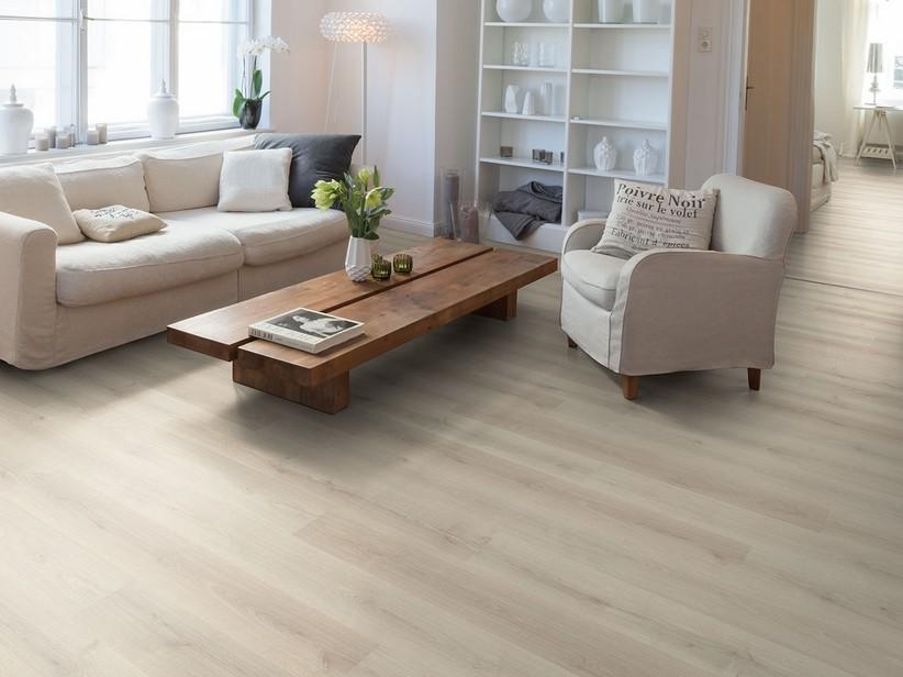 Sol stratifié Kolpino Oak White bois clair Ac4 | IperCeramica