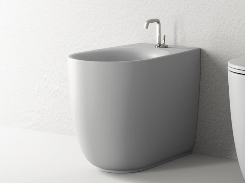 Bidet à poser Nolita adossé au mur gris mat | IperCeramica