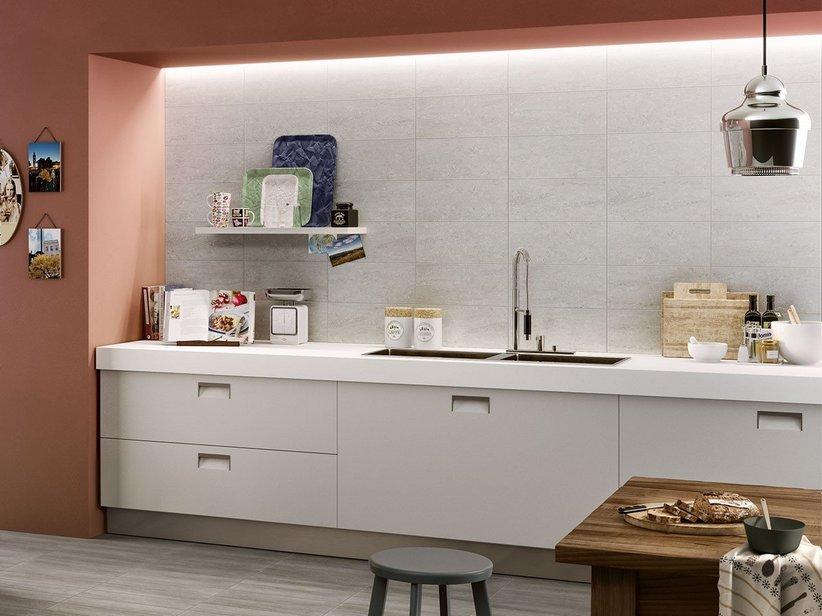 Carrelage mural Rieti Grigio 20x45 effet travertin gris clair | IperCeramica
