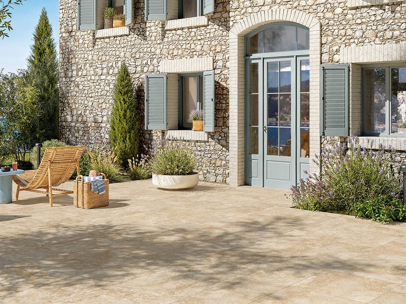 Carrelage extérieur Tibur Avorio Out 60x60 grès cérame rectifié effet marbre ivoire | IperCeramica