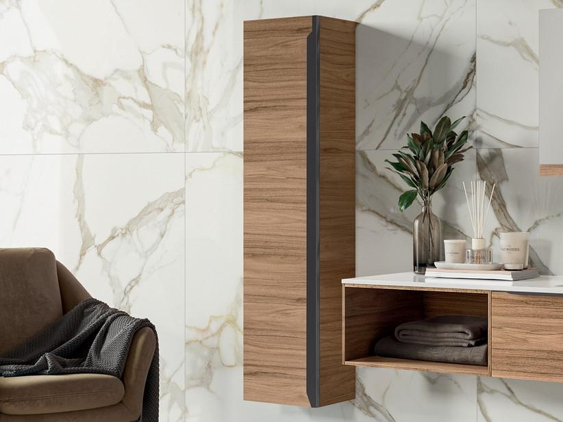 Hochschrank Trendy 30x25 H130 Belgravia Nussbaum mit schwarzem Griff | IperCeramica Hochschrank Trendy 30x25 H130 Belgravia Nussbaum mit schwarzem Griff | IperCeramica