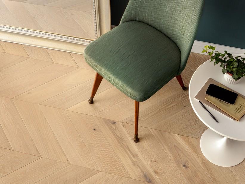 Parkett Eiche französischer Fischgrät Weiß - Epoque Chevron Bianco | IperCeramica Parkett Eiche französischer Fischgrät Weiß - Epoque Chevron Bianco | IperCeramica