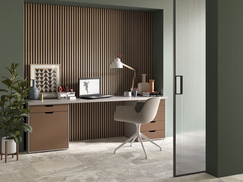 Dekorplatte Mikado Walnut 520x1500 in Leisten aus braunem Holz | IperCeramica Dekorplatte Mikado Walnut 520x1500 in Leisten aus braunem Holz | IperCeramica