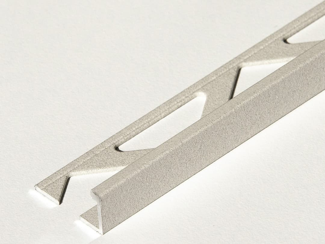 Gbl Floor Winkelprofil Concrete Leinen aus Aluminium 10 mm 2,7 m | IperCeramica Gbl Floor Winkelprofil Concrete Leinen aus Aluminium 10 mm 2,7 m | IperCeramica