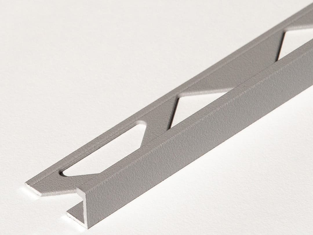 Gbl Floor Winkelprofil Concrete Aschgrau aus Aluminium 10 mm 2,7 m | IperCeramica Gbl Floor Winkelprofil Concrete Aschgrau aus Aluminium 10 mm 2,7 m | IperCeramica