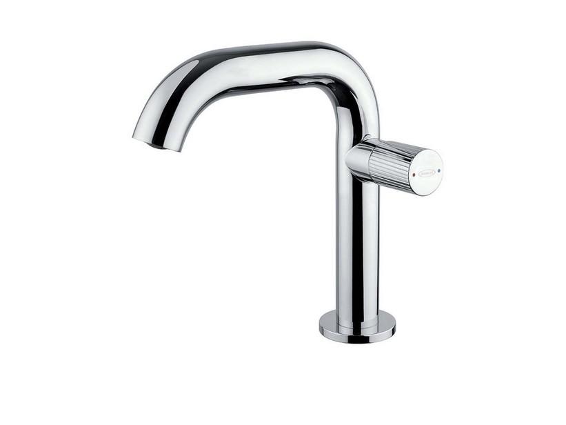 Mitigeur de lavabo Jacuzzi® Giulia en acier inox avec bonde chrome | IperCeramica Mitigeur de lavabo Jacuzzi® Giulia en acier inox avec bonde chrome | IperCeramica