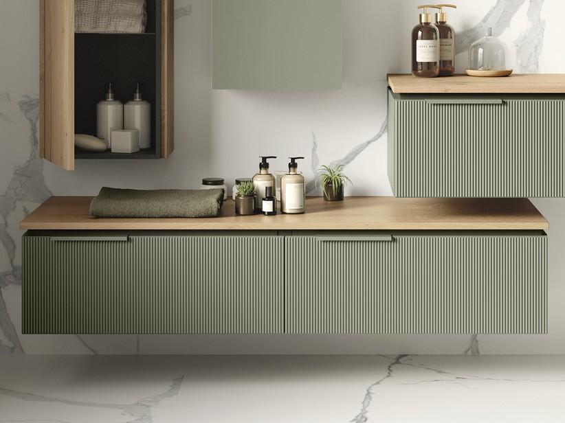 Kommode BLUES 140 cm 2 gerippte Schubladen Salbeigrün Matt und 1,8 cm dicke Eichenplatte mit Knorren | IperCeramica Kommode BLUES 140 cm 2 gerippte Schubladen Salbeigrün Matt und 1,8 cm dicke Eichenplatte mit Knorren | IperCeramica