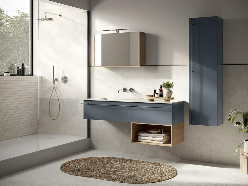 Badezimmermöbel LUMI L140 cm mit 2 Schubladen Nussbaum/mattblau mit Waschbecken Unitop HIDE links aus mattweißem Harz | IperCeramica Badezimmermöbel LUMI L140 cm mit 2 Schubladen Nussbaum/mattblau mit Waschbecken Unitop HIDE links aus mattweißem Harz | IperCeramica