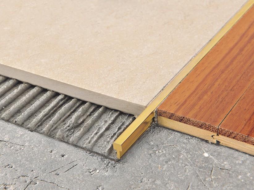 Profilé de finition strip GBL laiton nat 5x10 2,7m | IperCeramica Profilé de finition strip GBL laiton nat 5x10 2,7m | IperCeramica