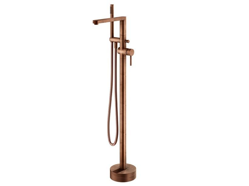 Mitigeur pour baignoire îlot Stelo finition cuivre brossé | IperCeramica Mitigeur pour baignoire îlot Stelo finition cuivre brossé | IperCeramica